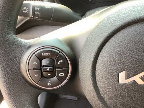 Used 2022 Kia Soul LX FWD image 26