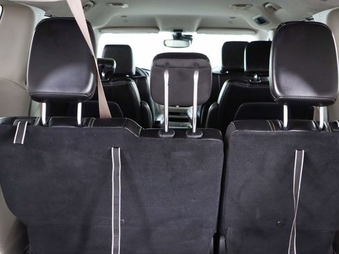 Used 2023 Chrysler Pacifica Touring-L image 30