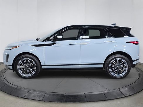 Used 2024 Land Rover Range Rover Evoque S image 2