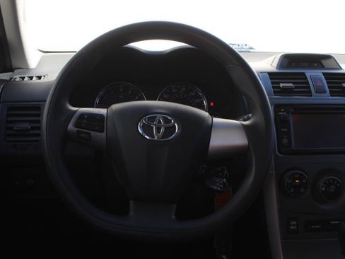 Used 2013 Toyota Corolla S image 23