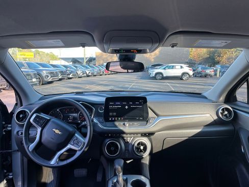 Used 2025 Chevrolet Blazer LT image 29