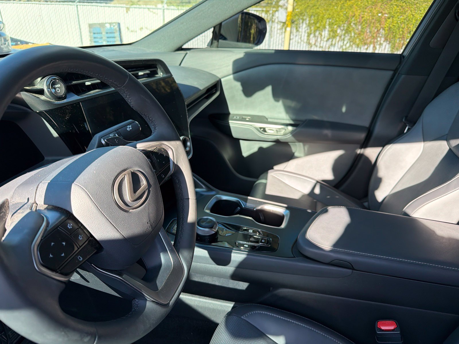 Used 2024 Lexus RZ 300e Premium w/ Technology Package FWD image 4