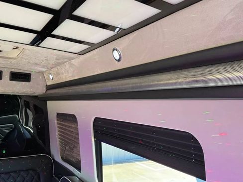 Used 2023 Mercedes-Benz Sprinter 3500 image 31
