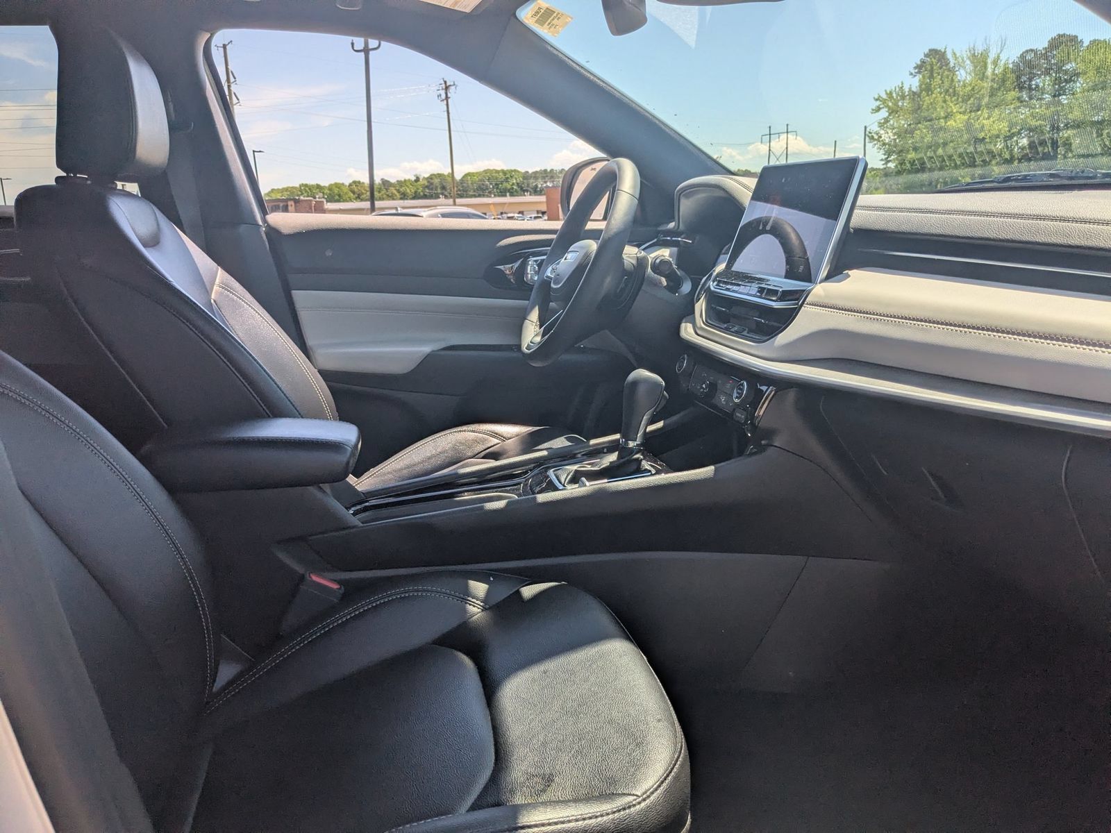 Used 2025 Jeep Compass Limited AWD/4WD image 36