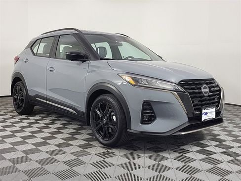 Used 2024 Nissan Kicks SR w/ SR Premium Package image 6