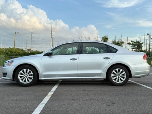 Used 2015 Volkswagen Passat 1.8T S FWD image 8