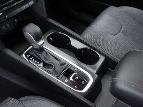 Used 2020 Hyundai Santa Fe SEL image 17