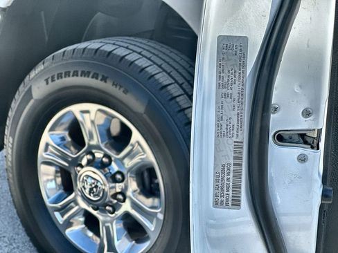 Used 2024 RAM 2500 Big Horn image 32