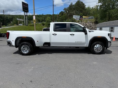 New 2026 GMC Sierra 3500 Pro AWD/4WD image 6