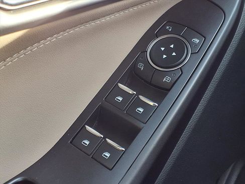 Used 2020 Ford Explorer Limited image 12