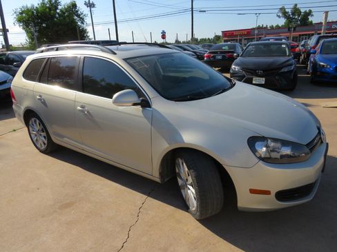 Used 2011 Volkswagen Jetta TDI image 3