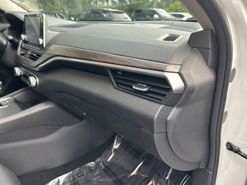 Used 2025 Nissan Altima 2.5 SV FWD image 26