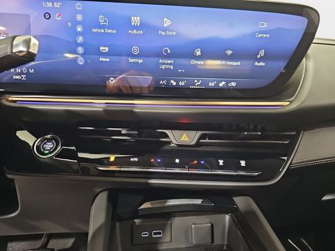 Used 2025 Buick Envision Avenir AWD/4WD image 23