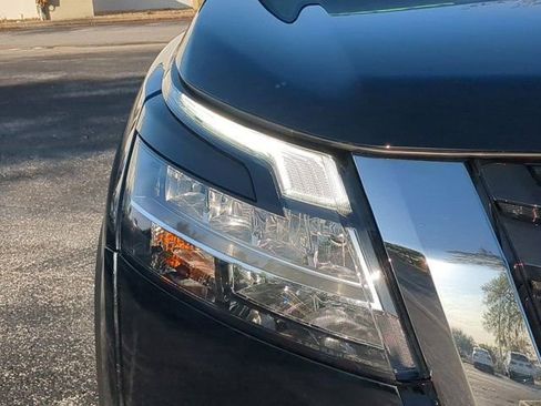 Used 2023 Nissan Pathfinder SL w/ SL Premium Package image 9