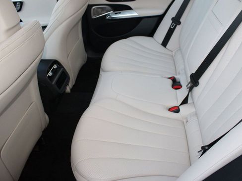 Used 2026 Mercedes-Benz E 350 4MATIC Sedan image 30