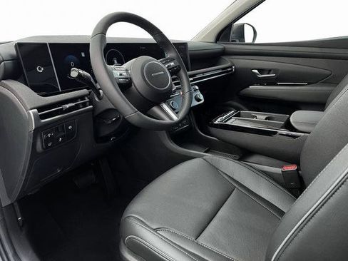 New 2025 Hyundai Tucson Limited image 14