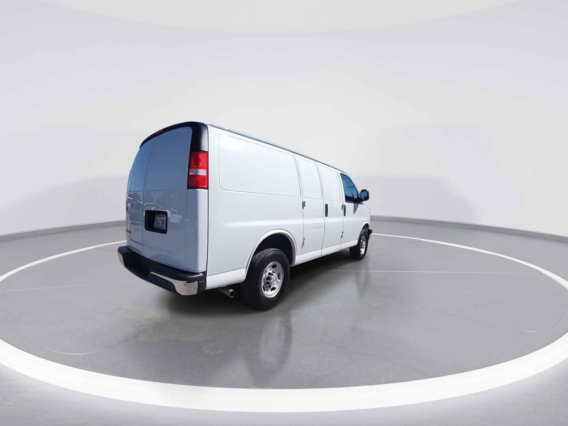 Used 2024 Chevrolet Express 2500 w/ Driver Convenience Package RWD image 8