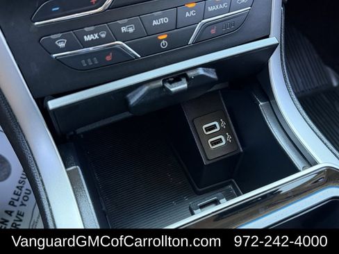 Used 2019 Ford Edge SEL w/ Cold Weather Package FWD image 23