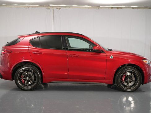 Used 2018 Alfa Romeo Stelvio Quadrifoglio w/ Driver Assist Dynamic Package image 15