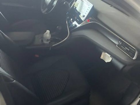 Used 2024 Toyota Camry SE w/ Convenience Package FWD image 12