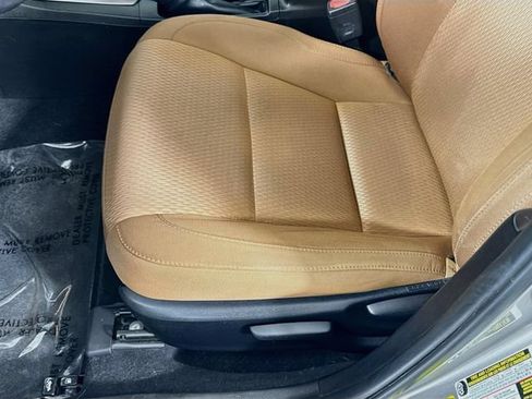 Used 2014 Toyota Corolla LE FWD image 18