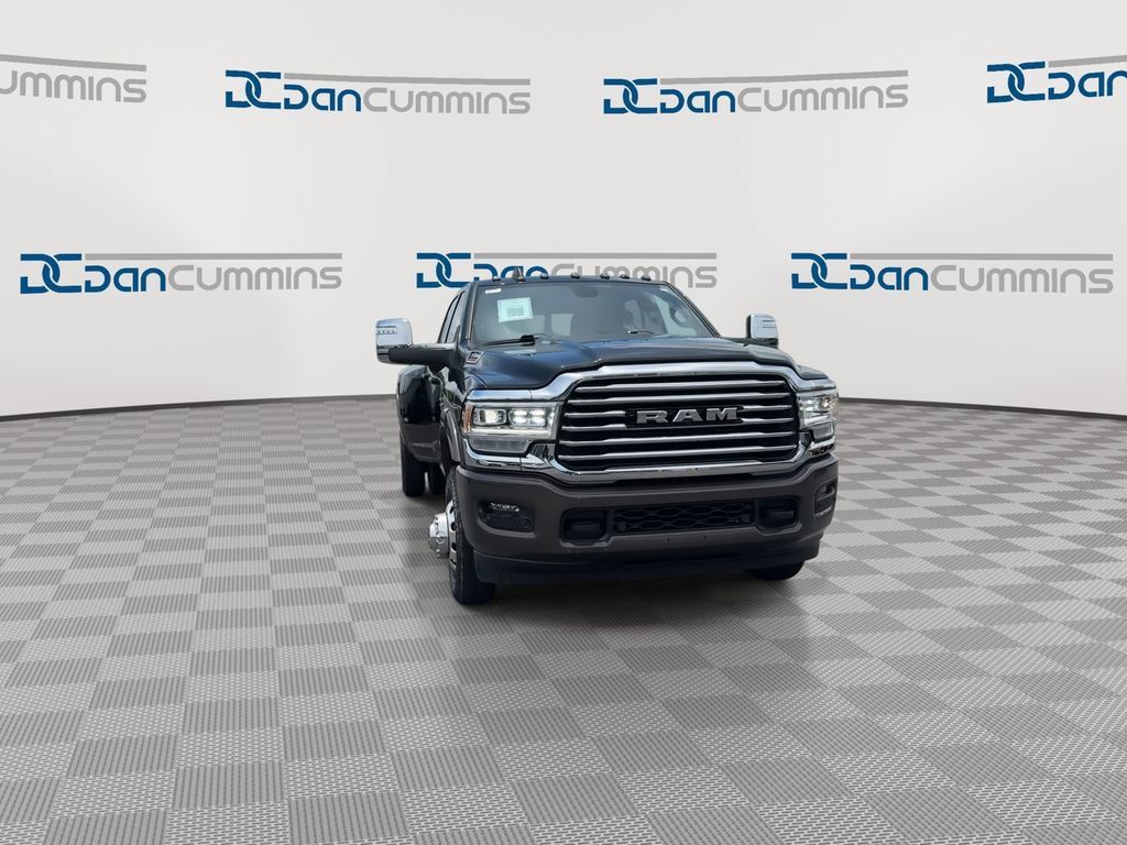 Used 2024 RAM 3500 Limited w/ Towing Technology Group AWD/4WD image 3