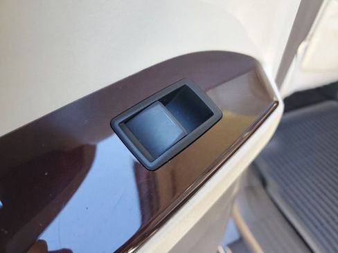 Used 2018 Lexus GX 460 image 18