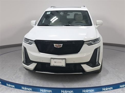 Used 2023 Cadillac XT6 Sport image 2