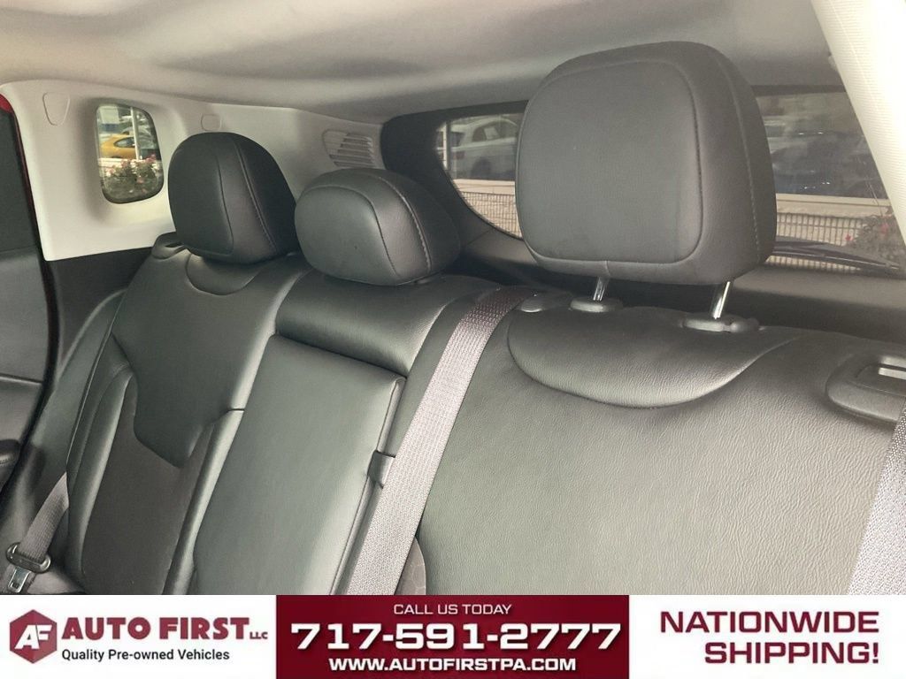Used 2021 Jeep Compass Latitude w/ Sun and Sound Group AWD/4WD image 12