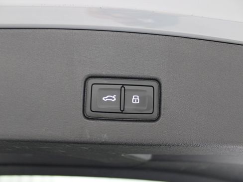 Used 2024 Audi Q4 e-tron Premium Plus w/ Premium Plus AWD/4WD image 18
