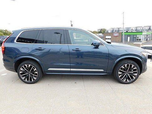 New 2026 Volvo XC90 B6 Plus AWD/4WD image 7