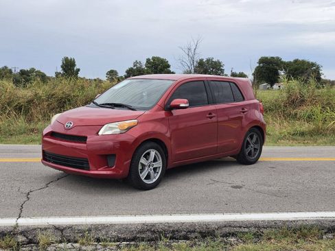 Used 2014 Scion xD FWD image 2