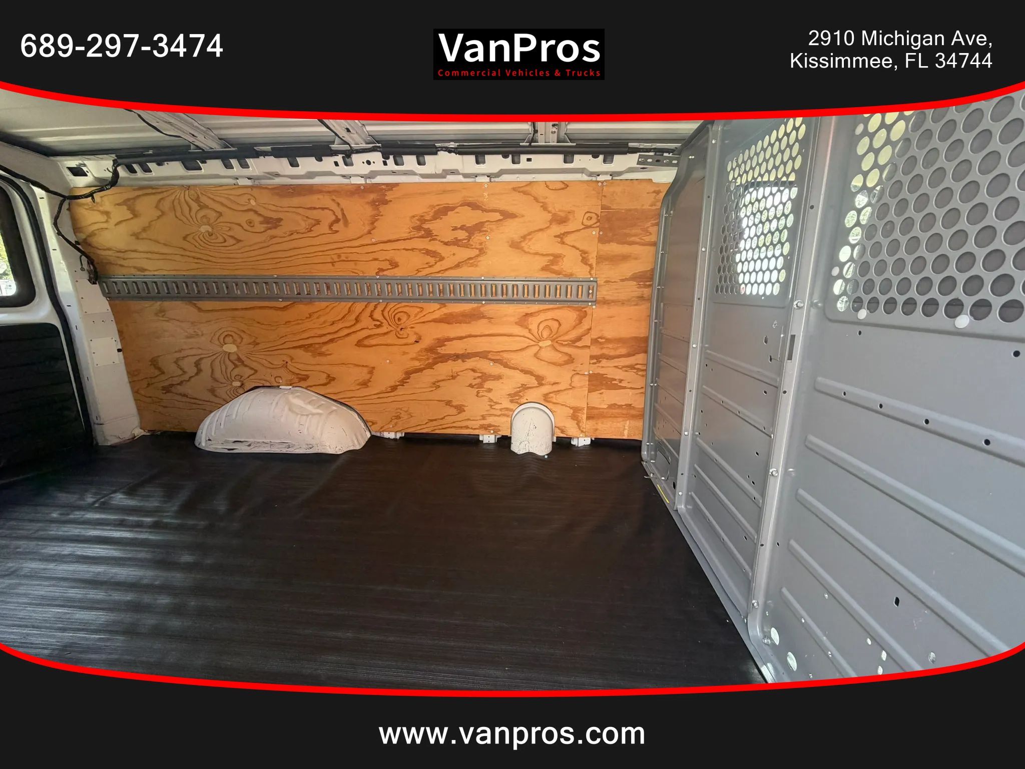 Used 2015 Chevrolet Express 2500 RWD image 14