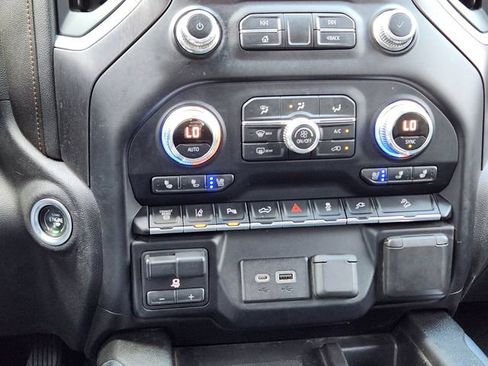 Used 2020 GMC Sierra 2500 AT4 w/ AT4 Premium Package AWD/4WD image 29