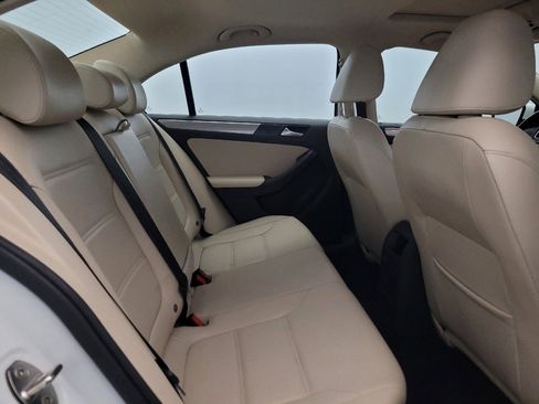 Used 2017 Volkswagen Jetta SE FWD image 19