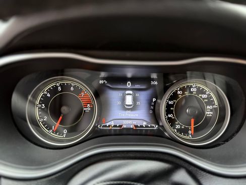 Used 2022 Jeep Cherokee Limited image 21