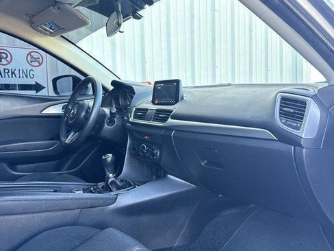 Used 2017 MAZDA MAZDA3 Sport w/ Preferred Equipment Package image 38