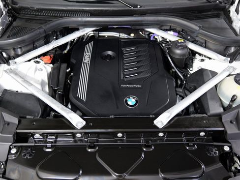 Used 2022 BMW X5 xDrive40i w/ Parking Assistance Package image 67