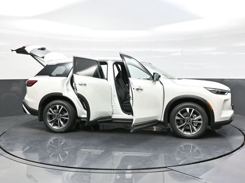 Used 2025 INFINITI QX60 Luxe w/ Cargo Package AWD/4WD image 38