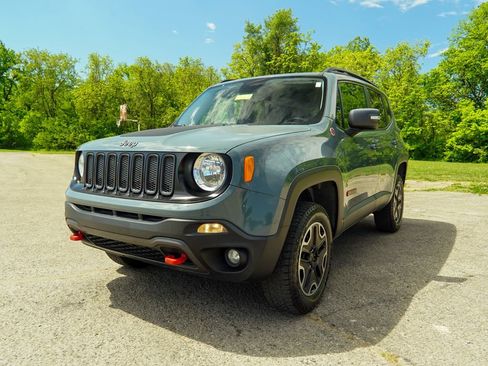 Used 2016 Jeep Renegade Trailhawk AWD/4WD image 6
