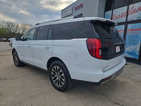 Used 2025 Ford Expedition Platinum AWD/4WD image 7