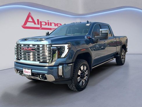 Used 2024 GMC Sierra 2500 Denali w/ Denali Reserve Package AWD/4WD image 1