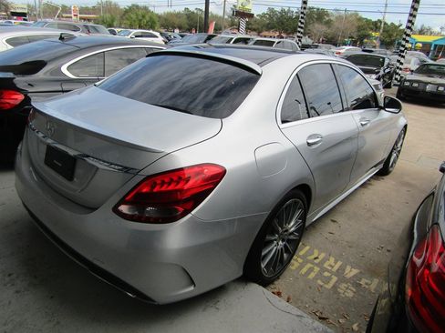 Used 2017 Mercedes-Benz C 300 Sedan image 4