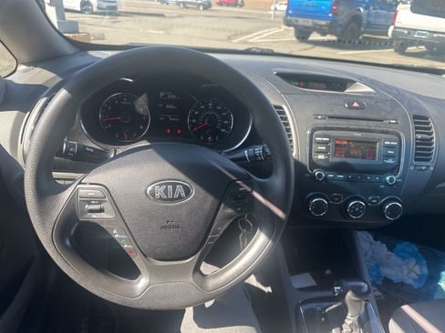 Used 2017 Kia Forte LX image 18