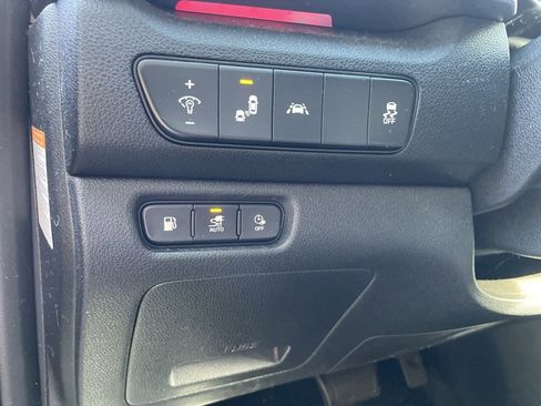 Used 2020 Kia Niro LXS image 11