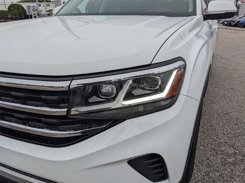 Certified 2022 Volkswagen Atlas SE image 13