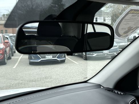 New 2025 Hyundai Venue SEL image 27