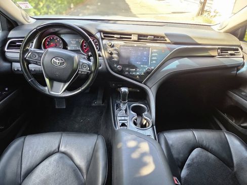 Used 2018 Toyota Camry XSE FWD image 14