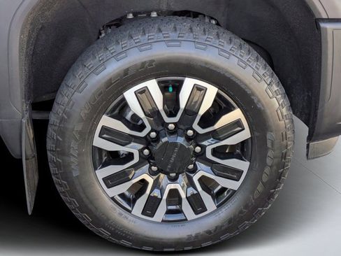 Used 2025 GMC Sierra 2500 Denali Ultimate w/ Max Trailering Package image 8