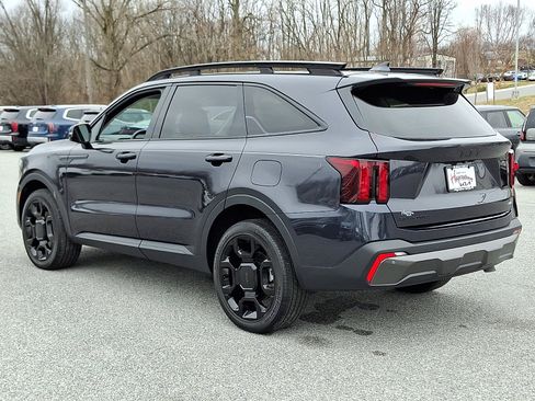 Certified 2025 Kia Sorento X-Line EX image 4